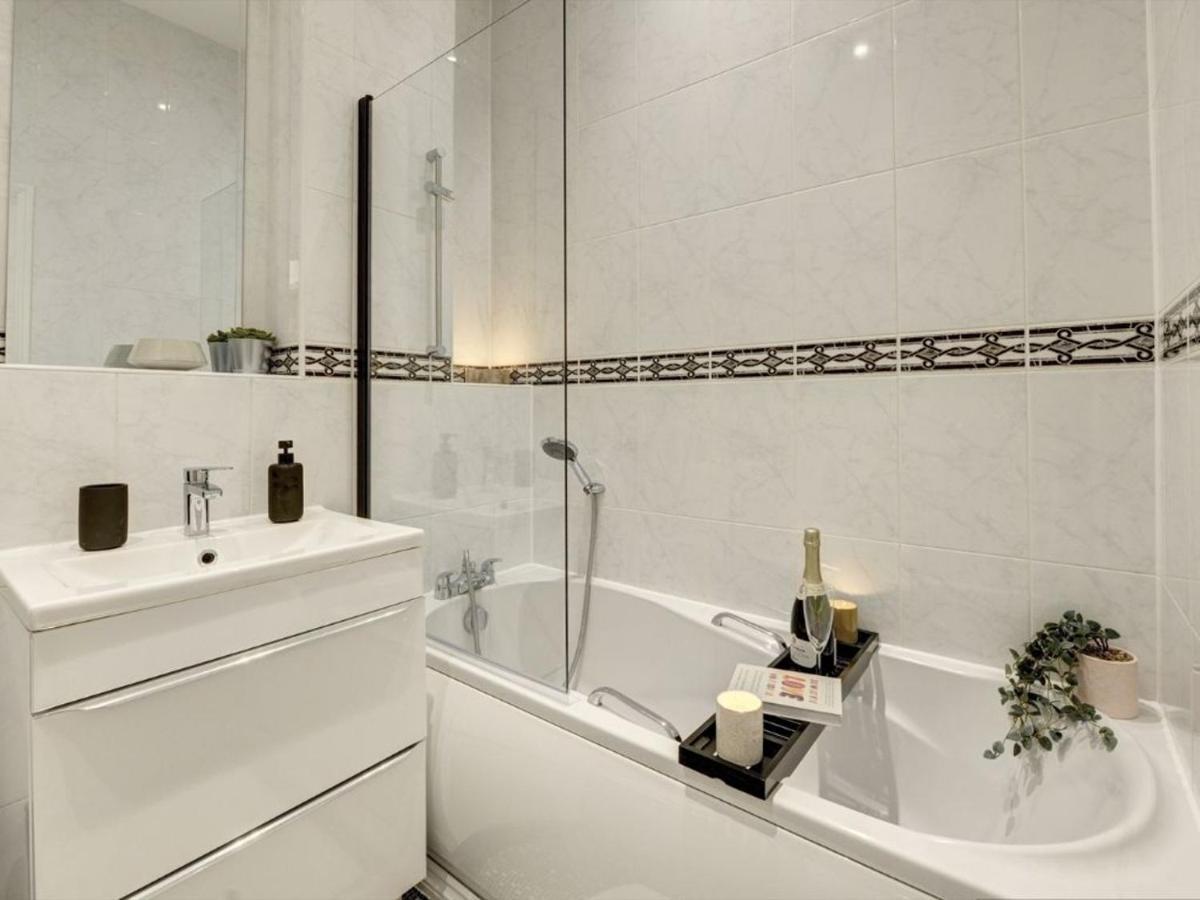The Clement Apartment Stylish Two Bedroom Apartment Very Close To The Birmingham Arena Eksteriør billede